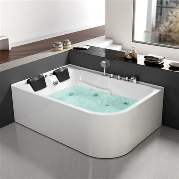 Banju Hot Tub